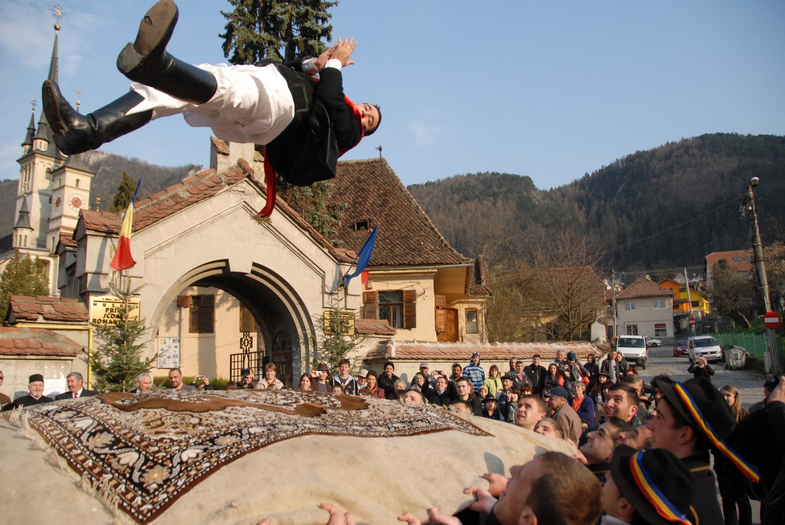 Parada Junii, brasov, judetul brasov, paste, traditie, covor, juni