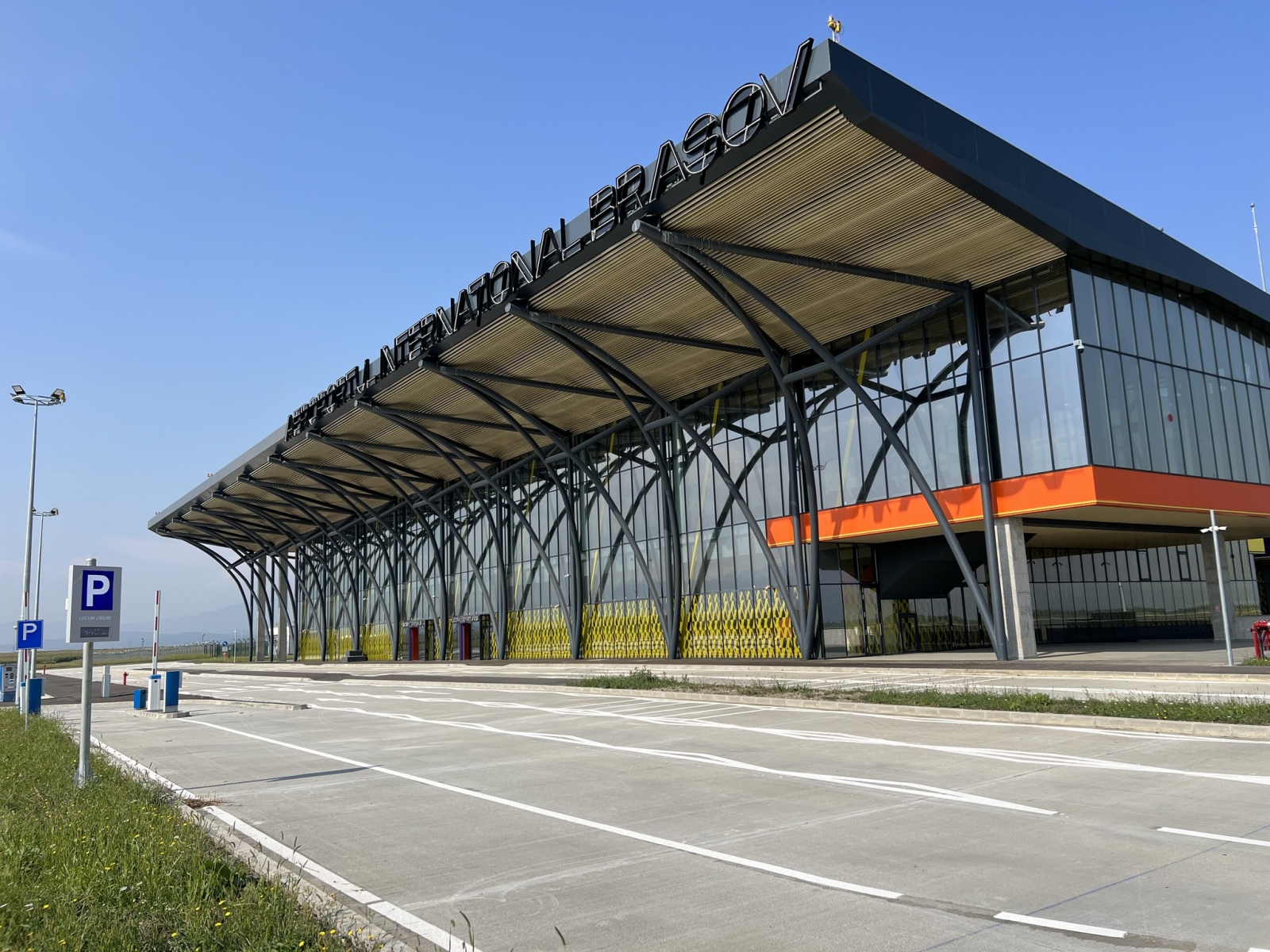 5 lucruri pe care să le știi acum despre Aeroportul Brașov