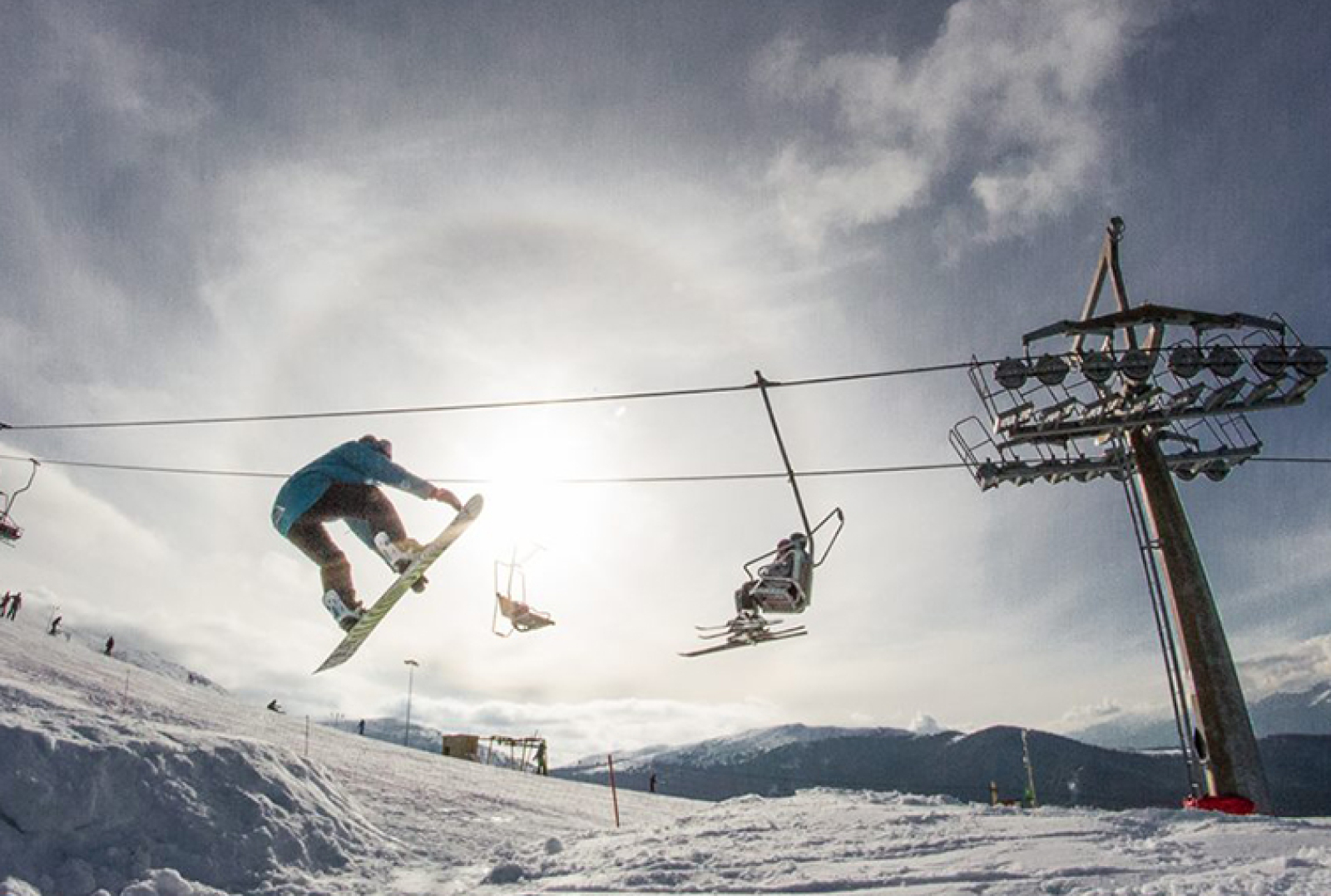 7 stațiuni de încercat pe schiuri iarna aceasta în România