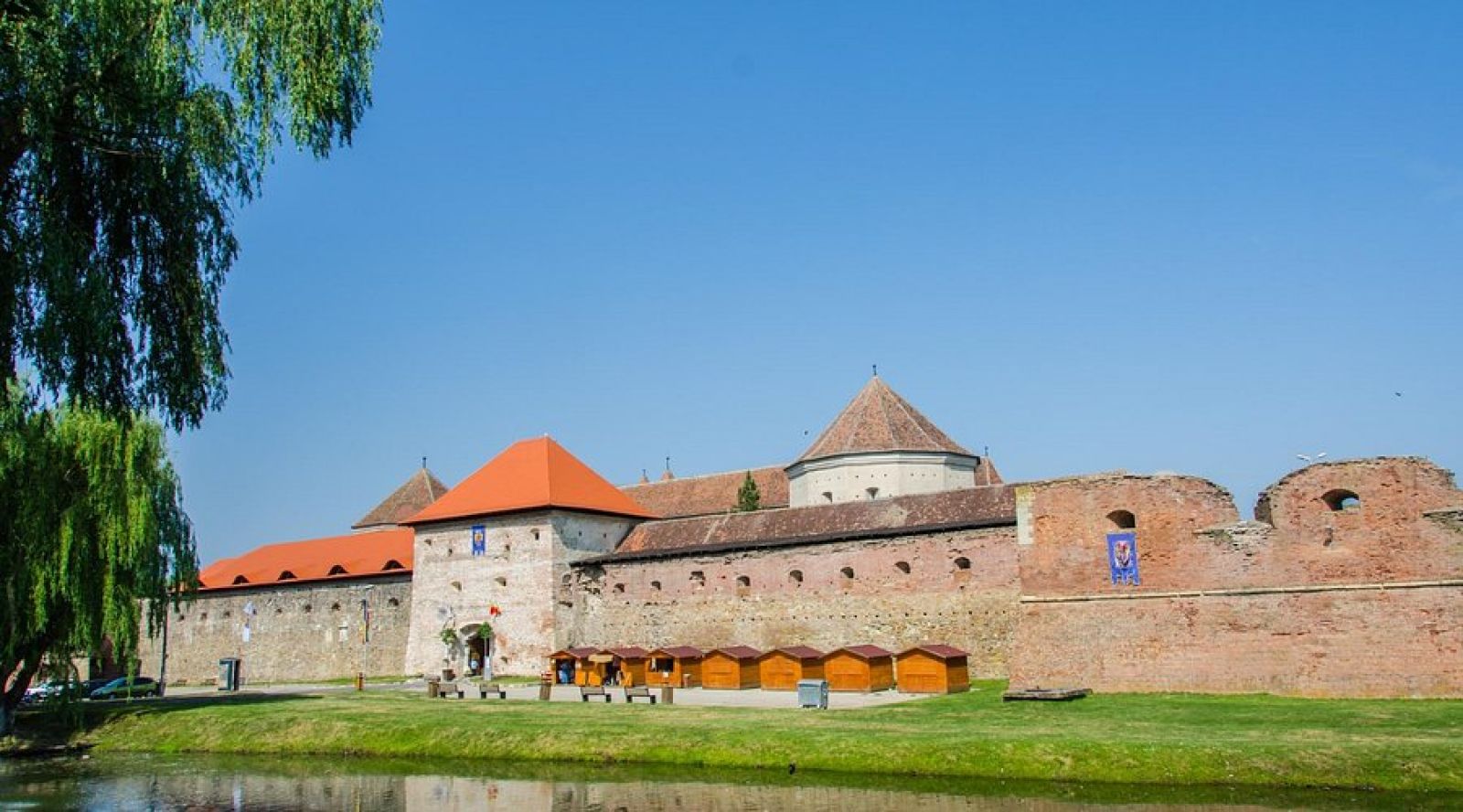 Top 7 motive pentru care să vizitezi Făgăraș vara asta